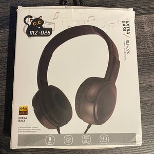Lightweight Wired HD Stereo Headphones Over Ear Headset Earphones Adjustable